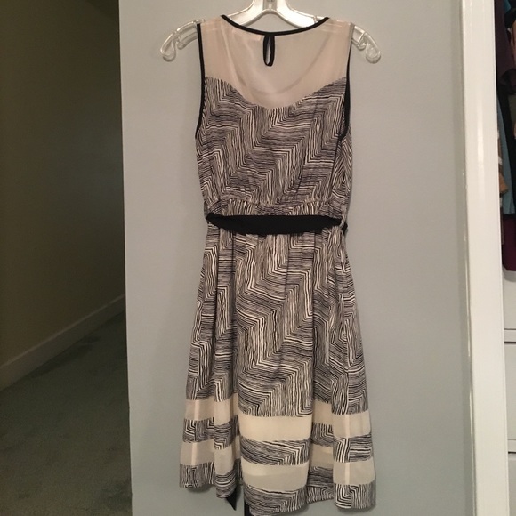 Black and white dress - Picture 2 of 2