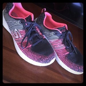 Skechers Burst Size 9