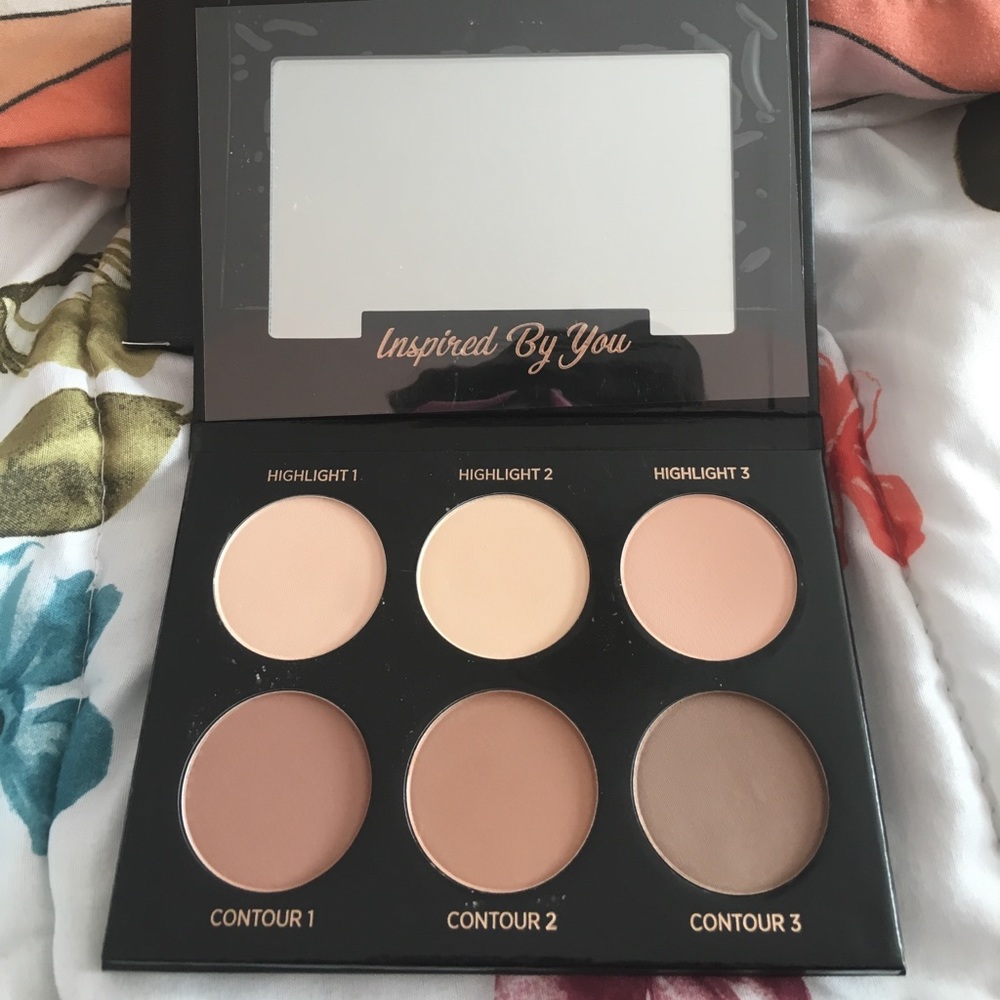 Highlight & contour palette brand new never used