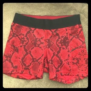 Lululemon shorts size 6