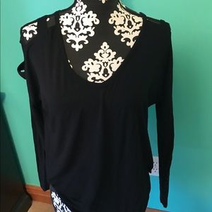 black top with shoulder slits