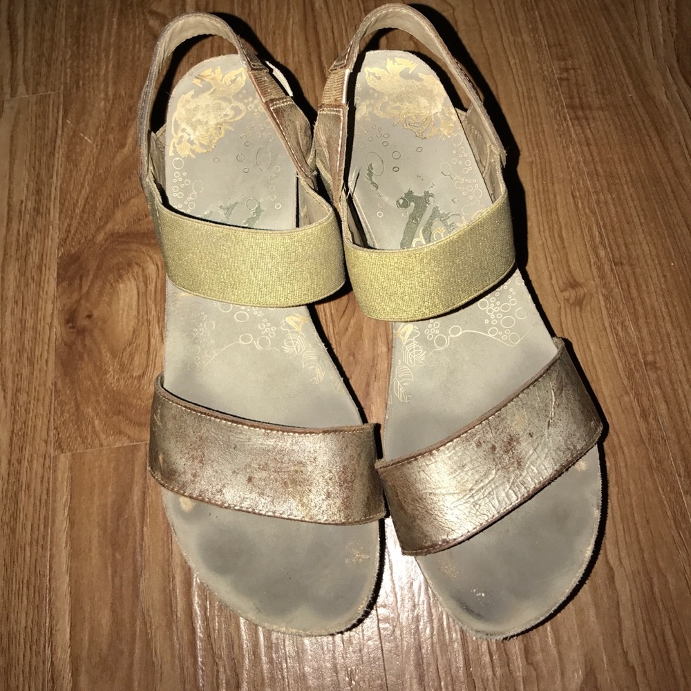 USED OTBT SIZE 9