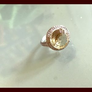 Lemon quartz and white topaz ring