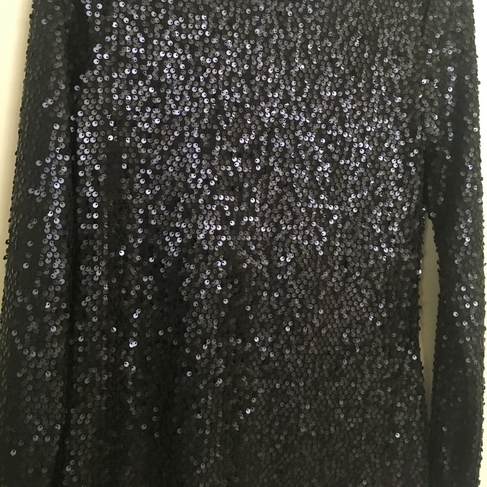 Sequenced black dress - Picture 2 of 3