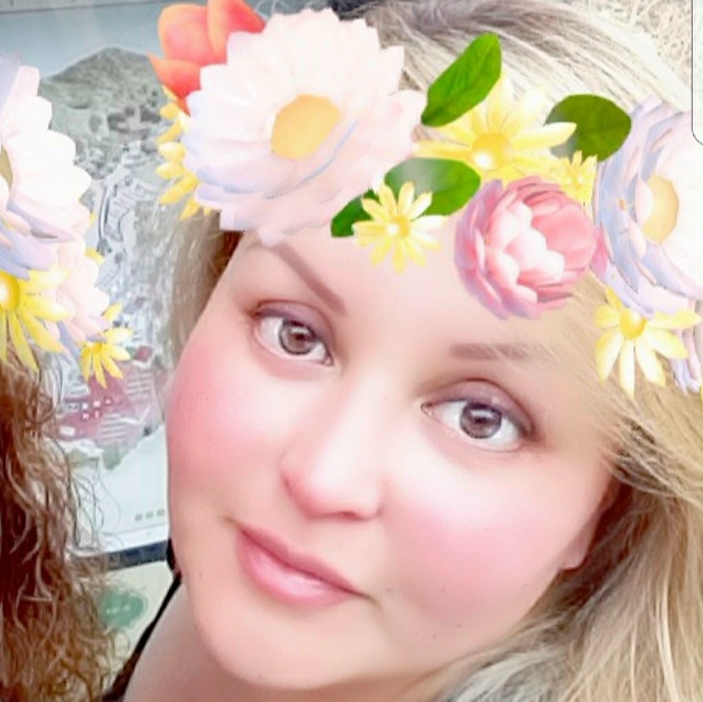 Meet your Posher, Mireya