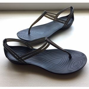 Crocs t-strap sandals sz 5