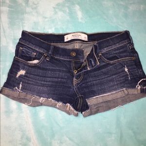 ABERCROMBIE AND FITCH JEAN SHORTS:))