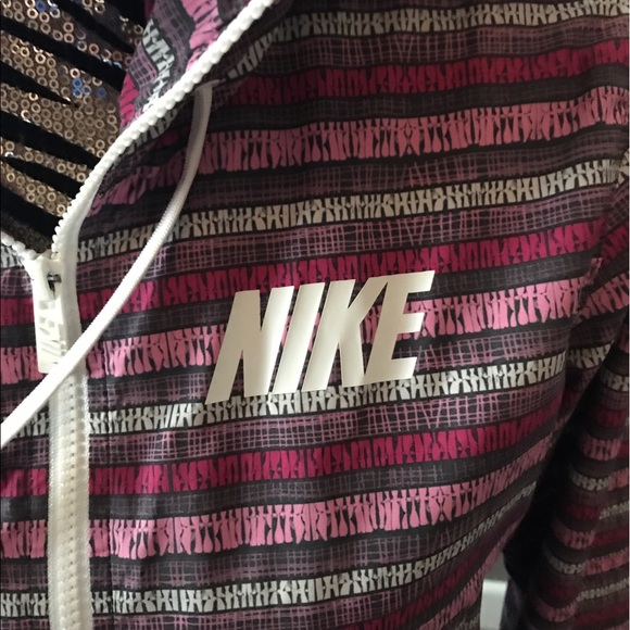 NikeLab Arrow Jacket - Picture 2 of 3