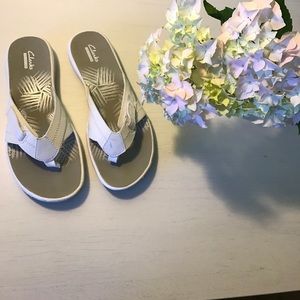 Clanks white synthetic sandals