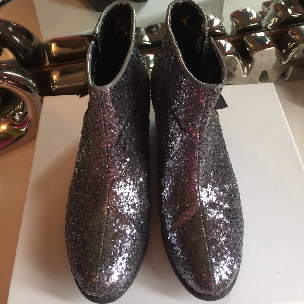 Princess Vera Wang boots