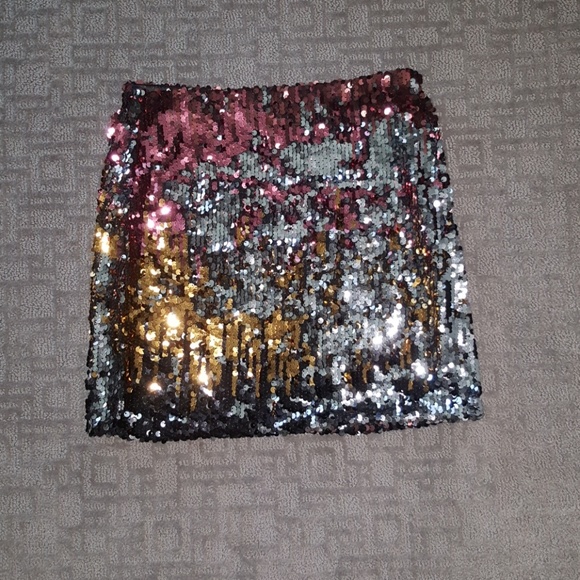Sequin skirt - Picture 2 of 3