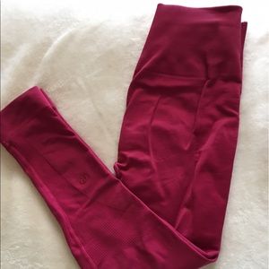 Lululemon high waisted leggings🍋🍋