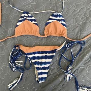 Acacia Pacific Tides/Topless set