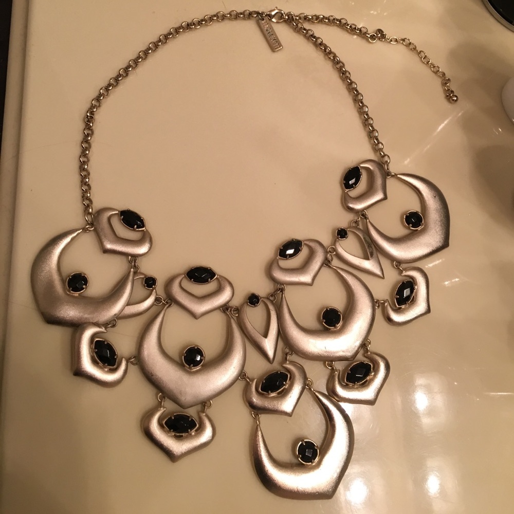 Kendra Scott necklace