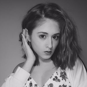 Meet your Posher, Alexandra