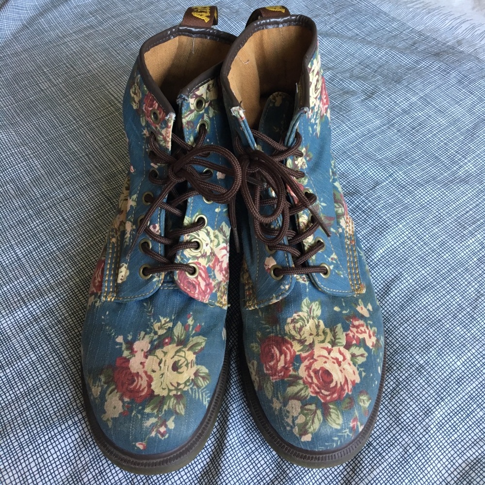 Dr Martens Castel Victorian Flowers Denim Boot