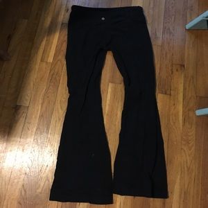 Lululemon Groove pants. Size 8