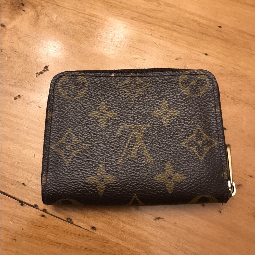 Louis Vuitton Zippy Card Holder