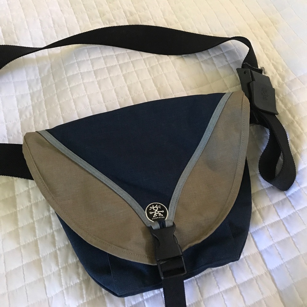 Crumpler shoulder bag