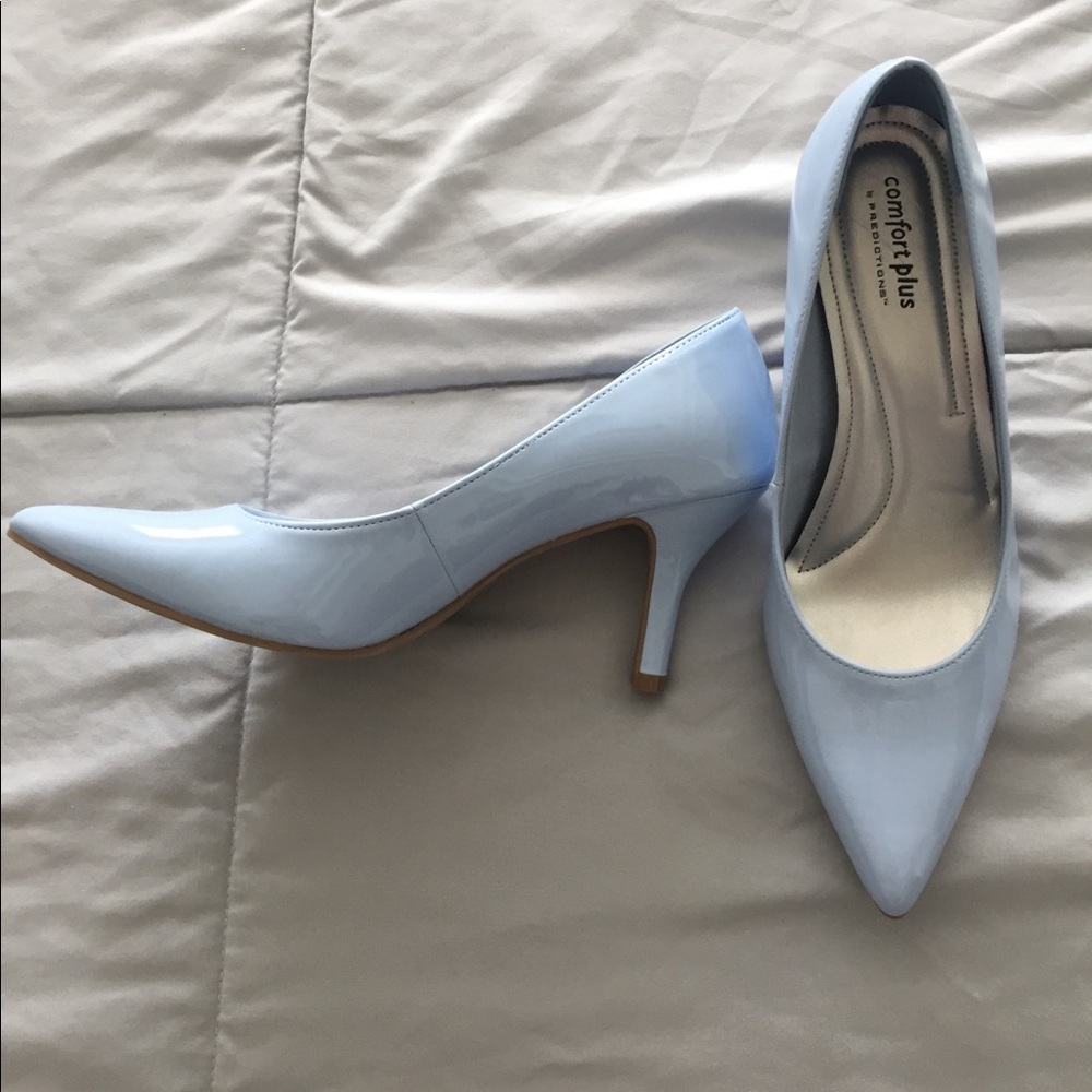 Robin egg blue pointed toe kitten heels