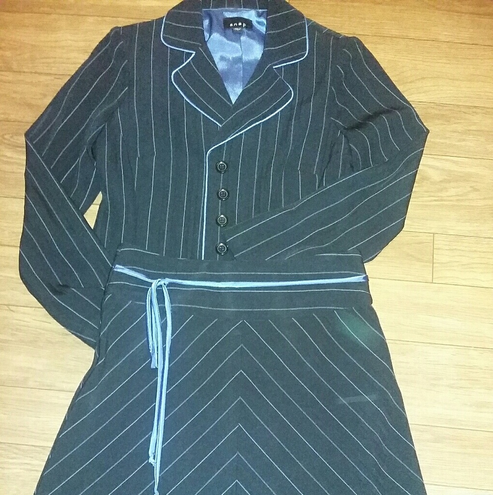 2 piece skirt suit