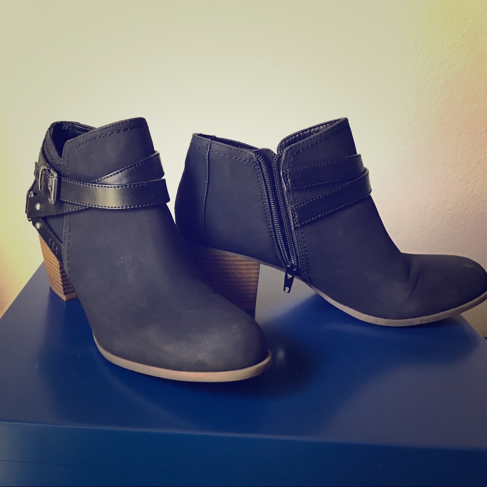Indigo rd. ankle booties