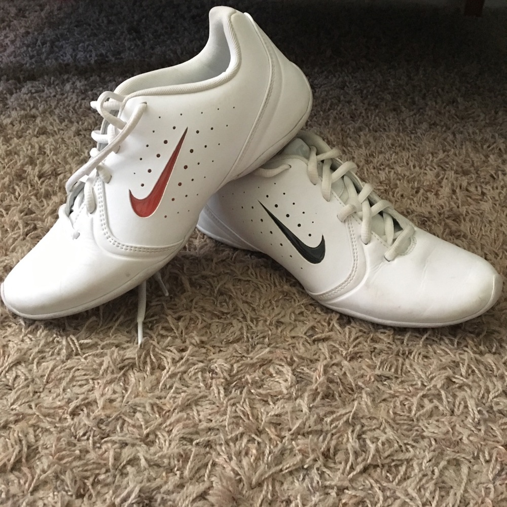 Nike tennis shoes