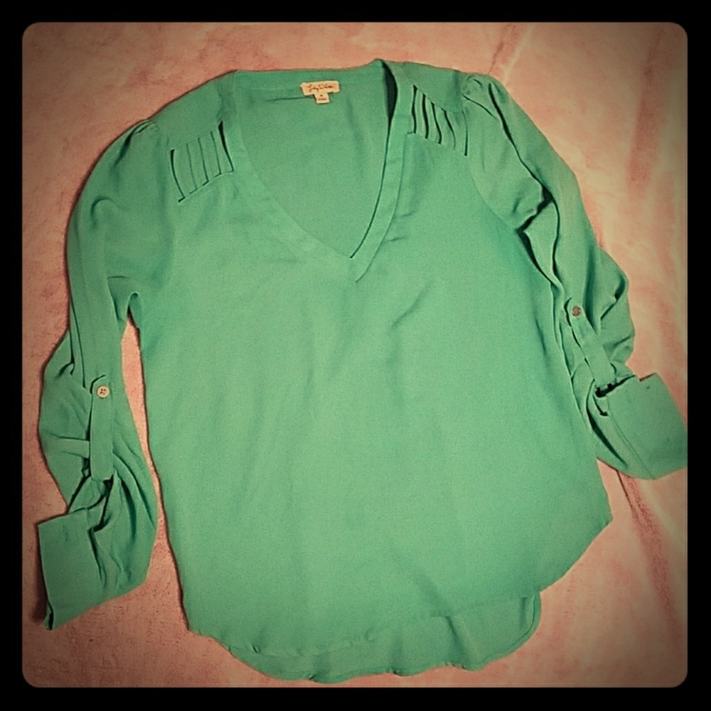 Cute Blue/green shirt size m