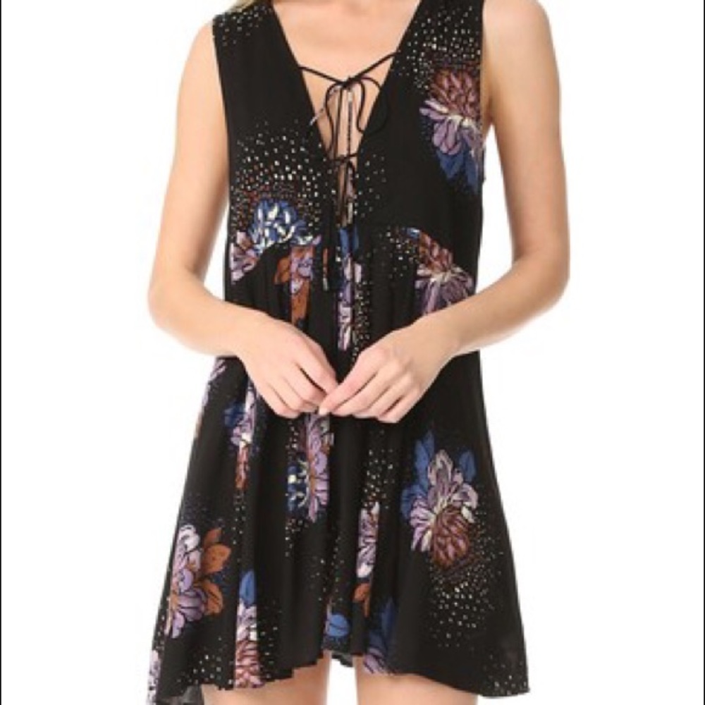 Flowy free people top.