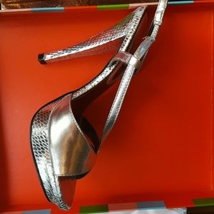 charles by Charles david silver dress sandal 5.5