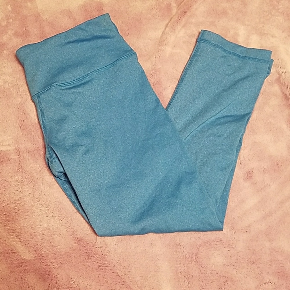 Workout Capris Size small