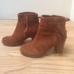 TOMS 6.5 suede booties