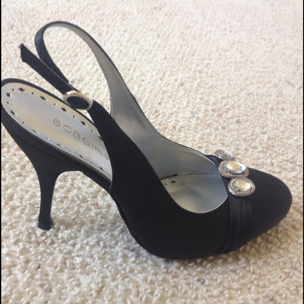 BCBG Girls black satin heels 9B - Picture 2 of 4