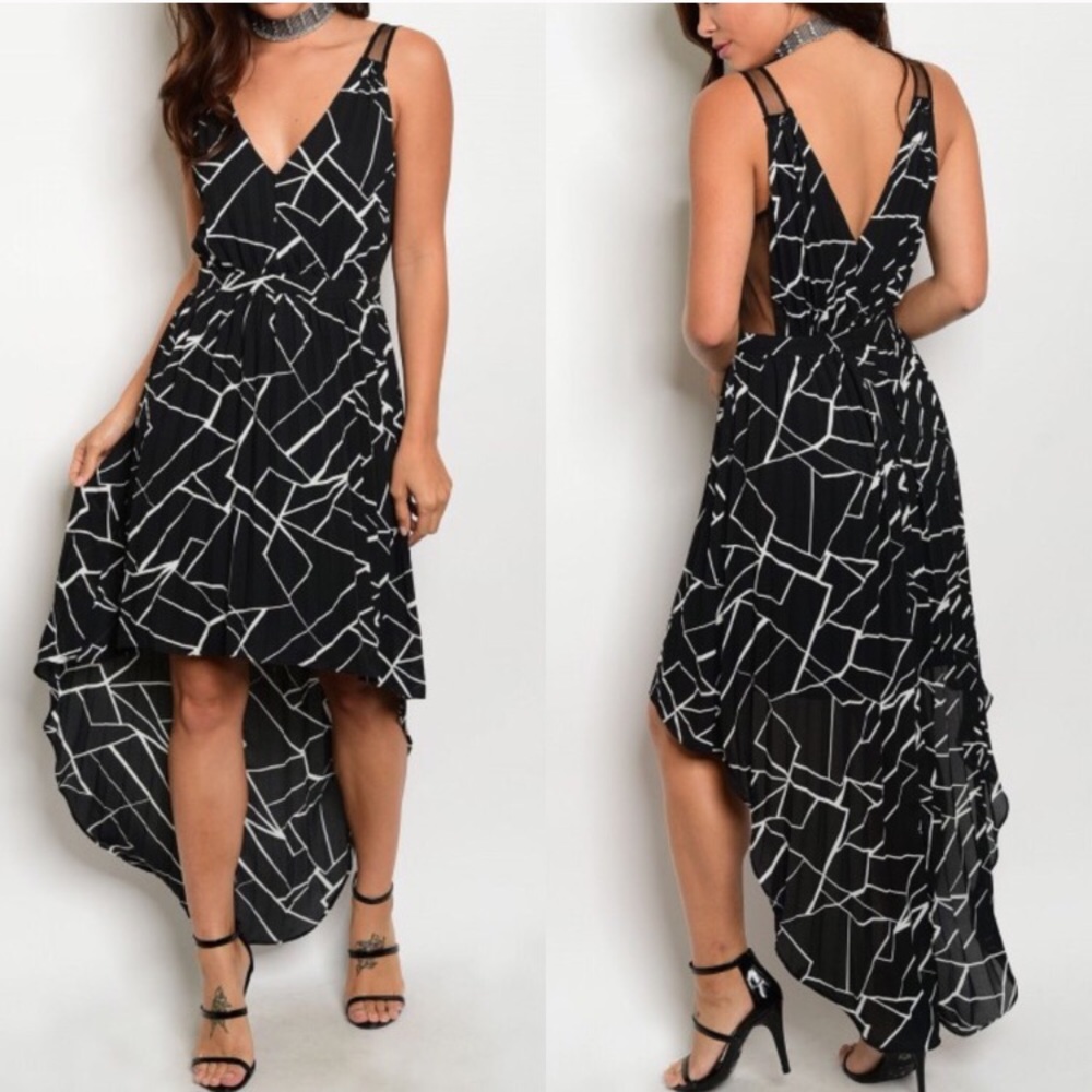 🖤 Black and white high low dress! 🖤