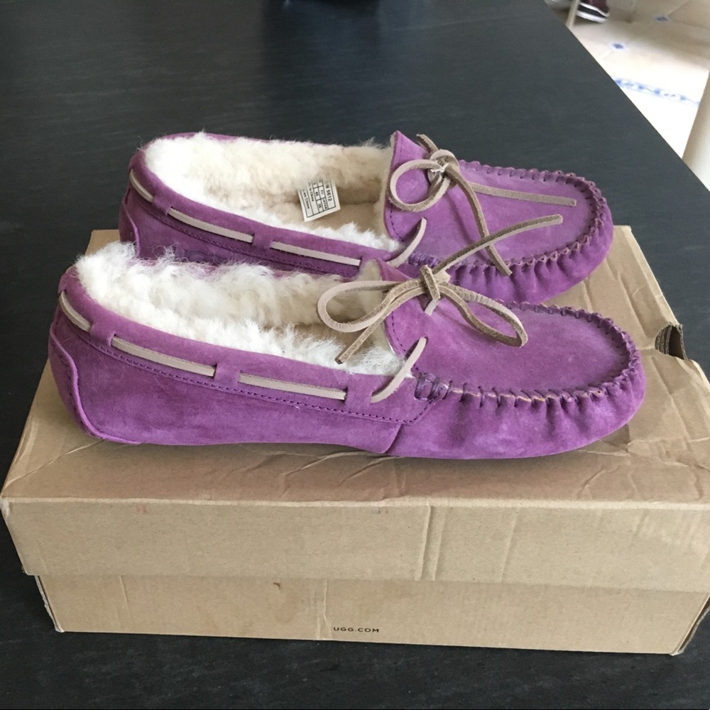 Purple ugg slippers never worn comes with box