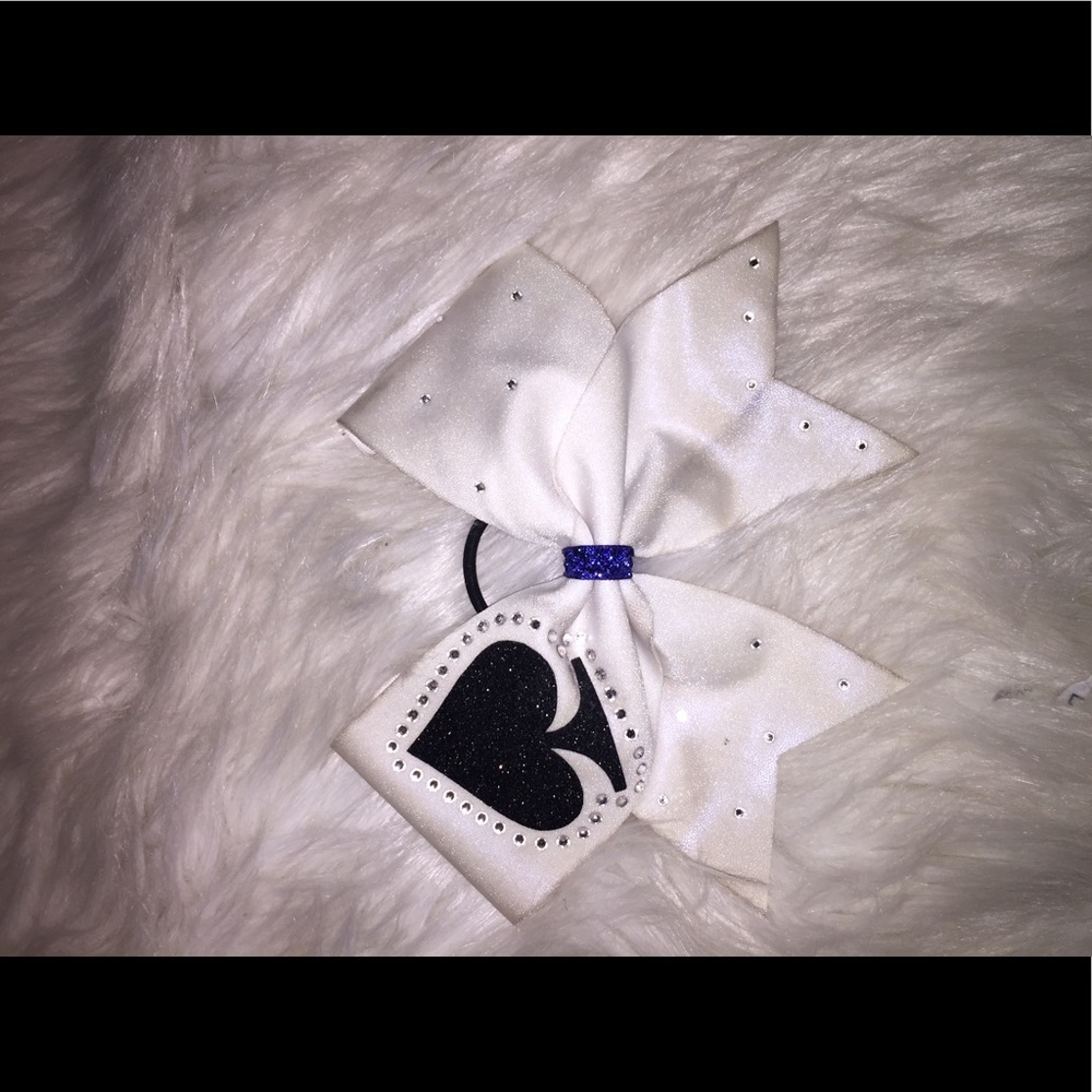 Cheer bow