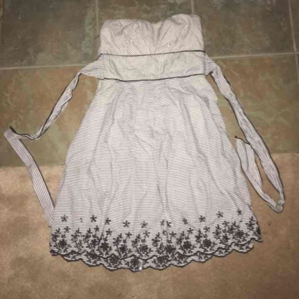 Strapless striped dress
