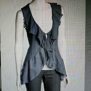 Beautiful tie front and back sleeveless cardigan