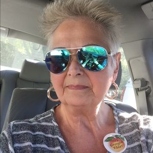 Meet your Posher, Diane