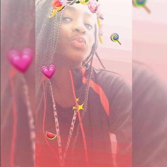 Meet your Posher, Zyikiryah - Picture 1 of 1