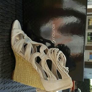 boutique 9 sandals - 5.5 - never worn