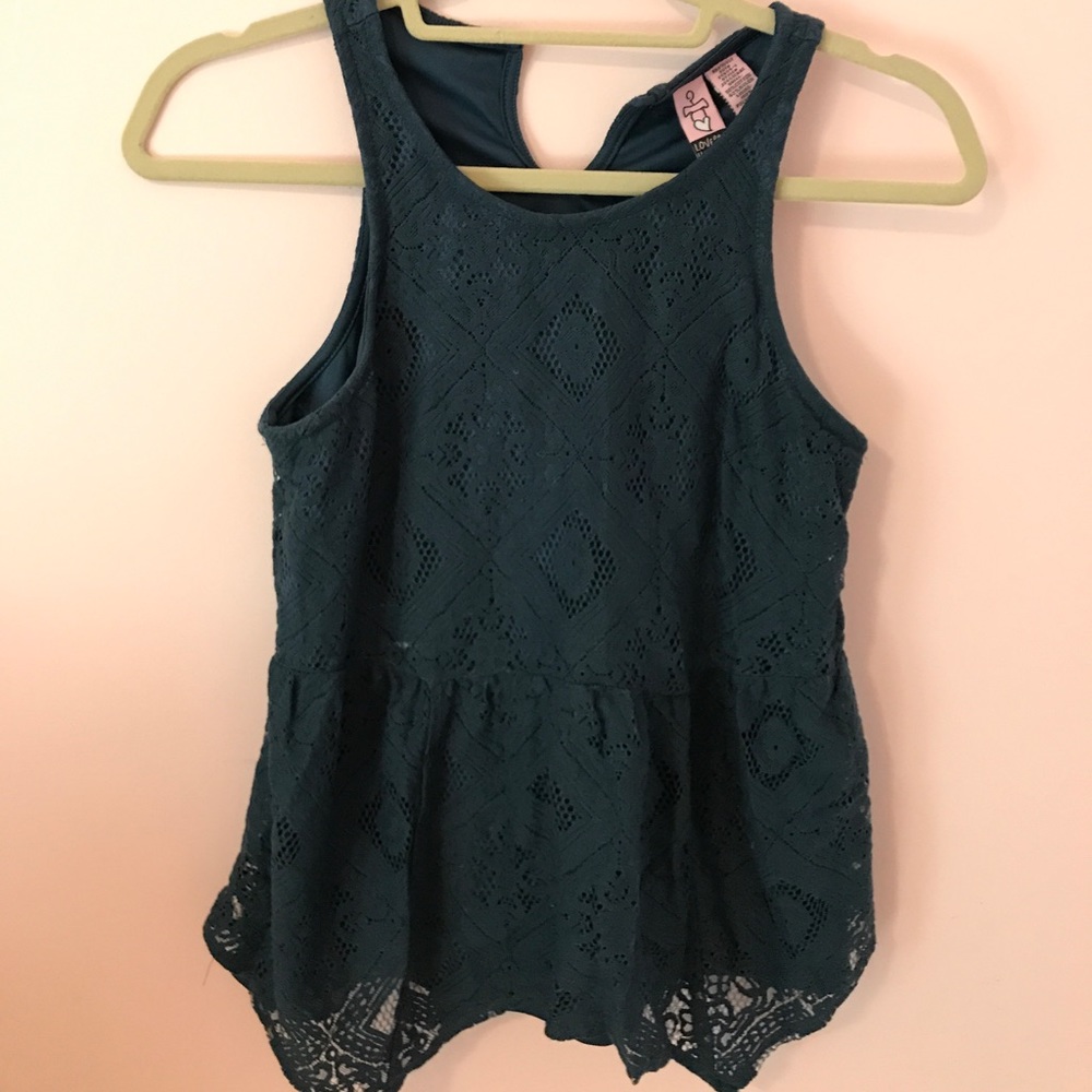 Sleeveless green peplum lace top!