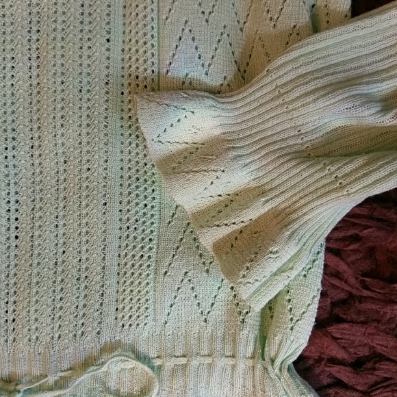 Harold's Sweater - Picture 3 of 6