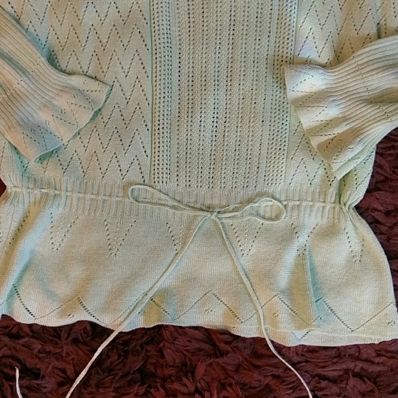 Harold's Sweater - Picture 4 of 6