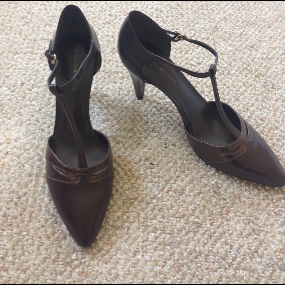 Bandolino t-strap heels