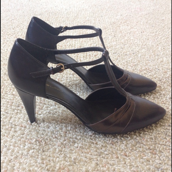 Bandolino t-strap heels - Picture 2 of 5