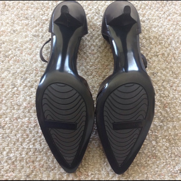 Bandolino t-strap heels - Picture 5 of 5