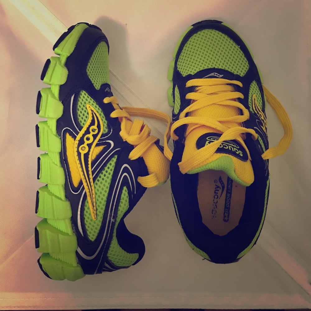 Boys toddler 1 size sneakers - Saucony