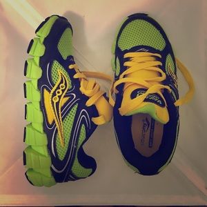 Boys toddler 1 size sneakers - Saucony