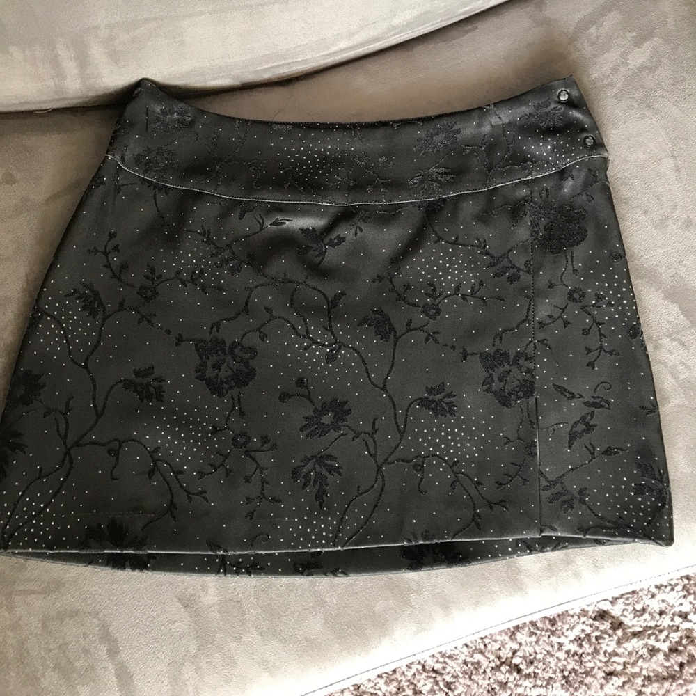 Guess Mini